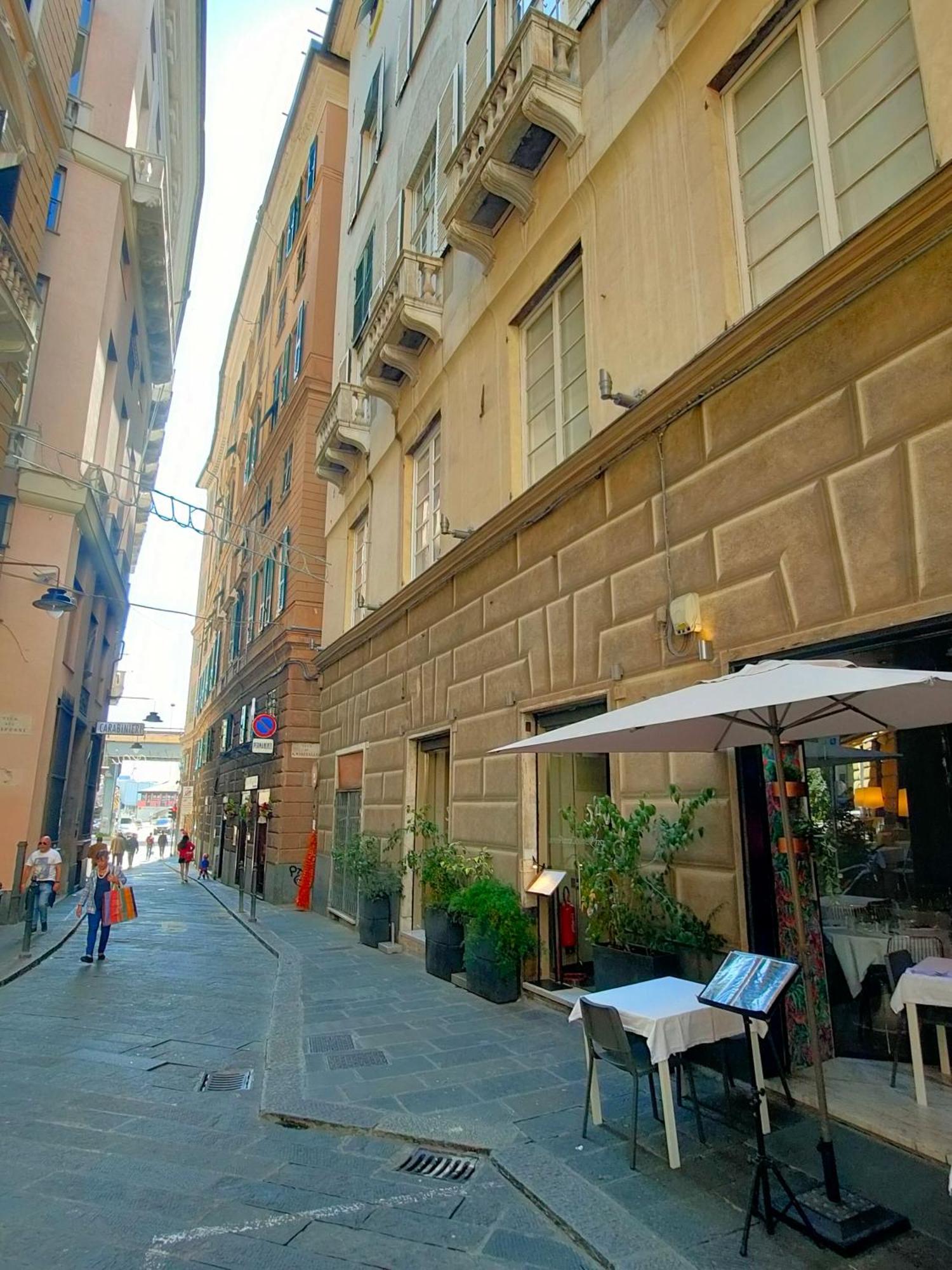 Rooms Ponte Calvi Genua Exteriör bild